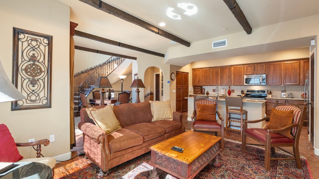 Photo of Livingroom in Desert Ridge