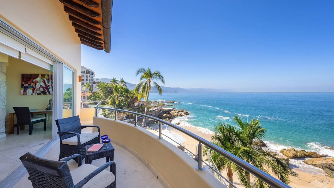 Photo of Patio Balcony in South Shore Hotel Area