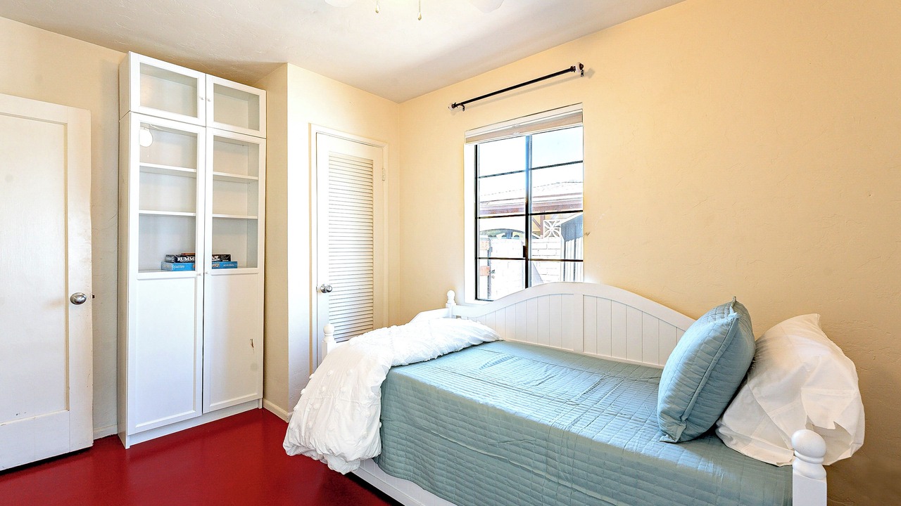 Photo of Bedroom in Peter Howell