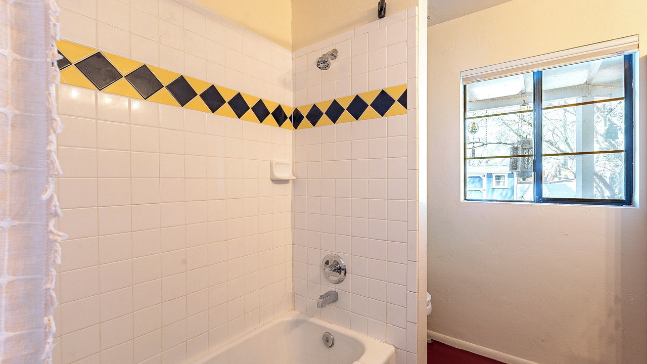Photo of Bathroom in Peter Howell