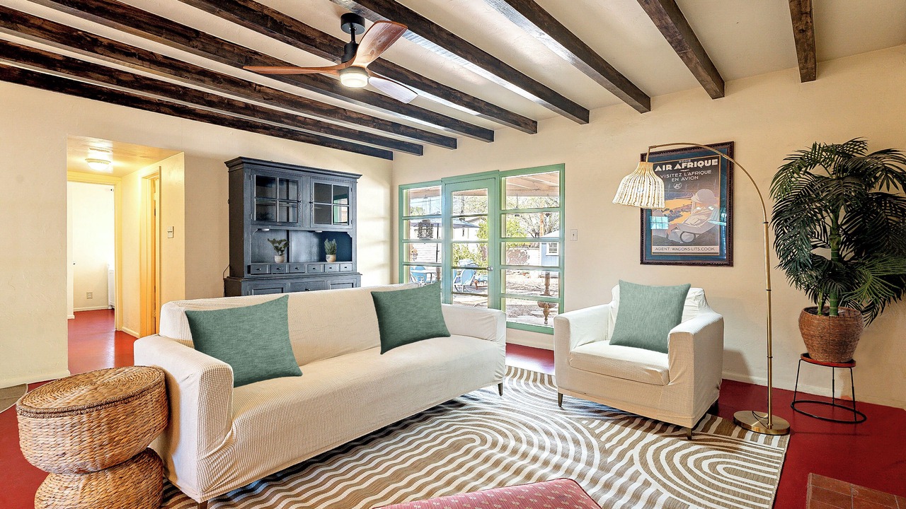 Photo of Livingroom in Peter Howell