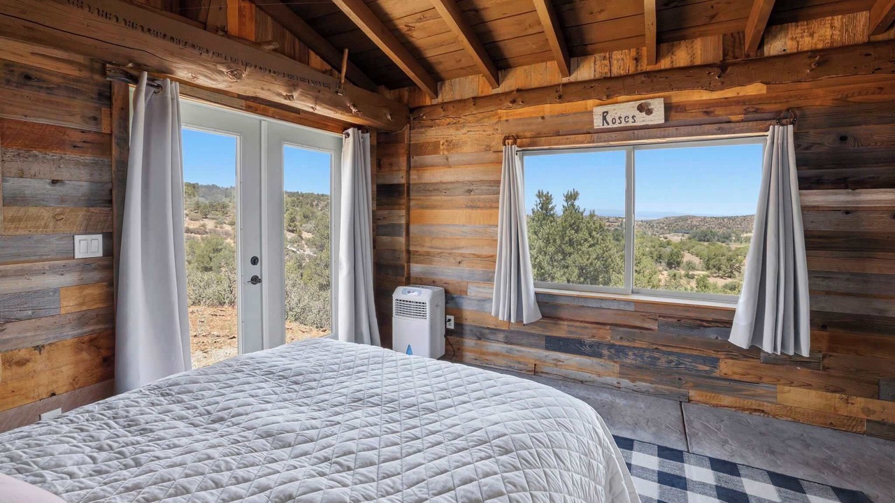 Photo of Bedroom in Iron Springs