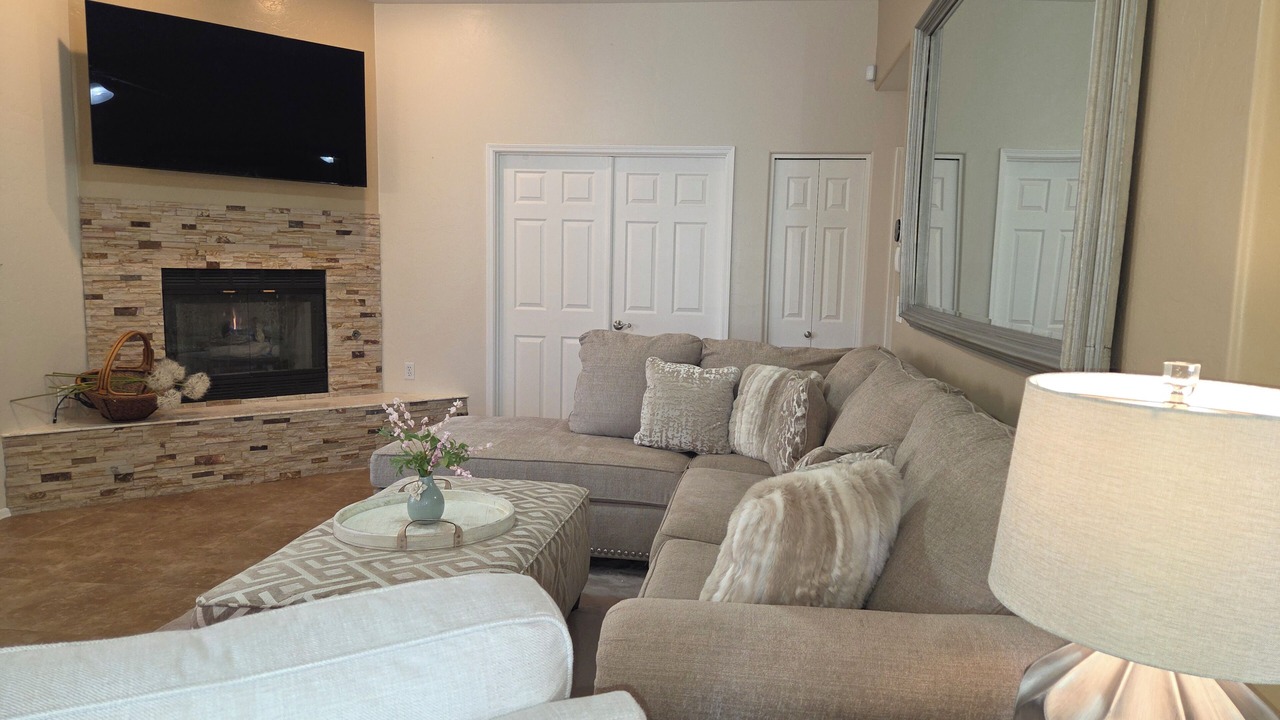 Photo of Livingroom in Horizon Heights