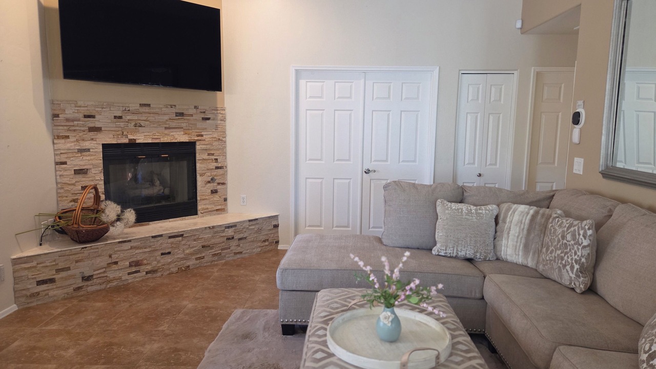 Photo of Livingroom in Horizon Heights