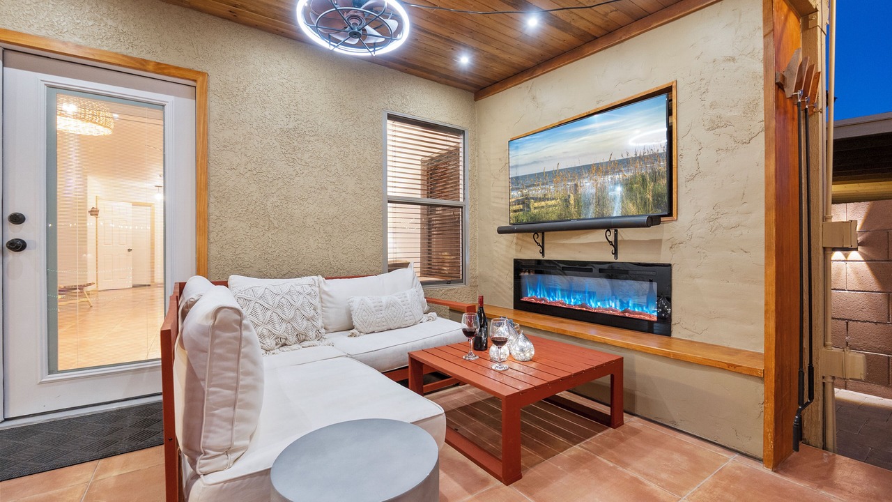 Photo of Livingroom in Green Valley