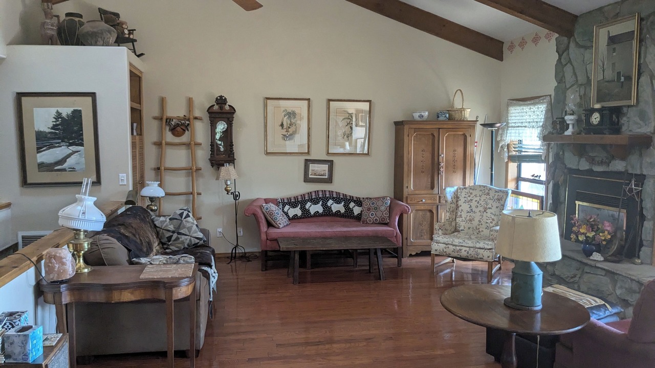 Photo of Livingroom in Iron Springs
