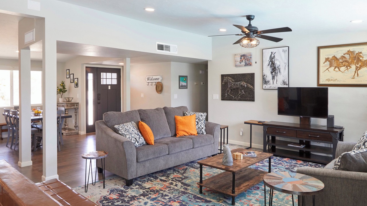 Photo of Livingroom in Harrison East South