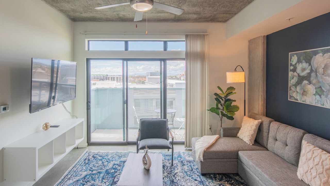 Photo of Livingroom in Evans Churchill