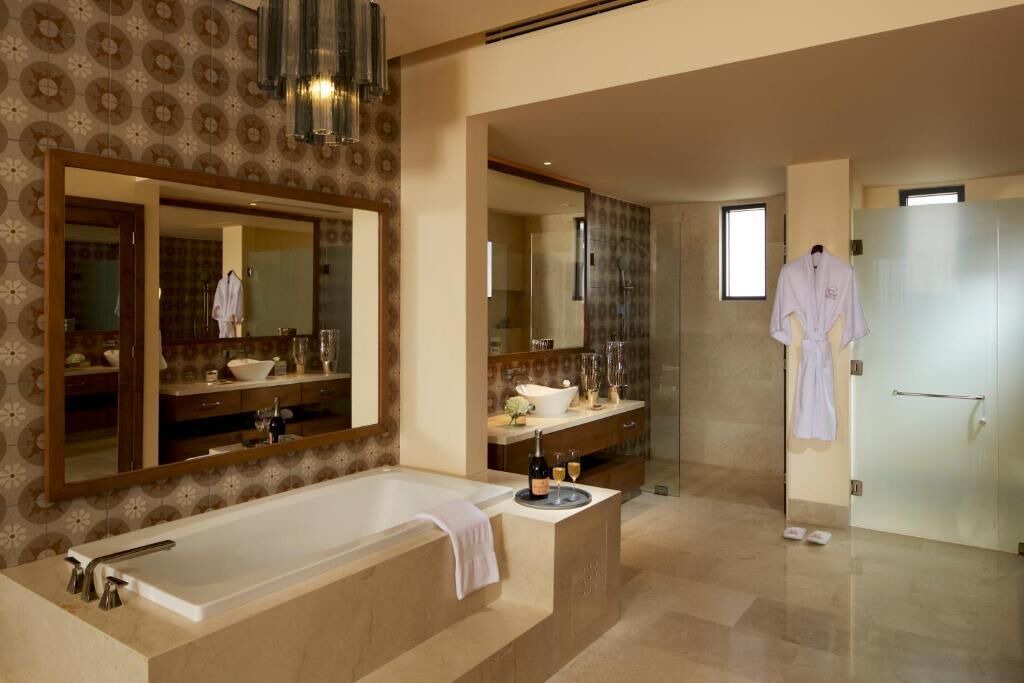 Photo of Bathroom in Marina