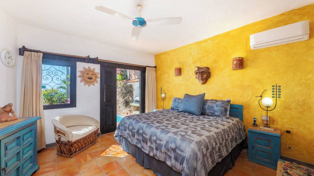 Photo of Bedroom in South Shore Hotel Area