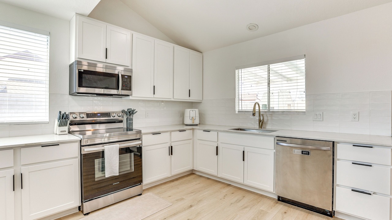 Photo of Kitchen in Overland Trail