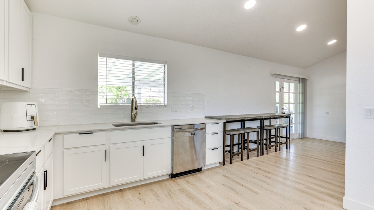 Photo of Kitchen in Overland Trail