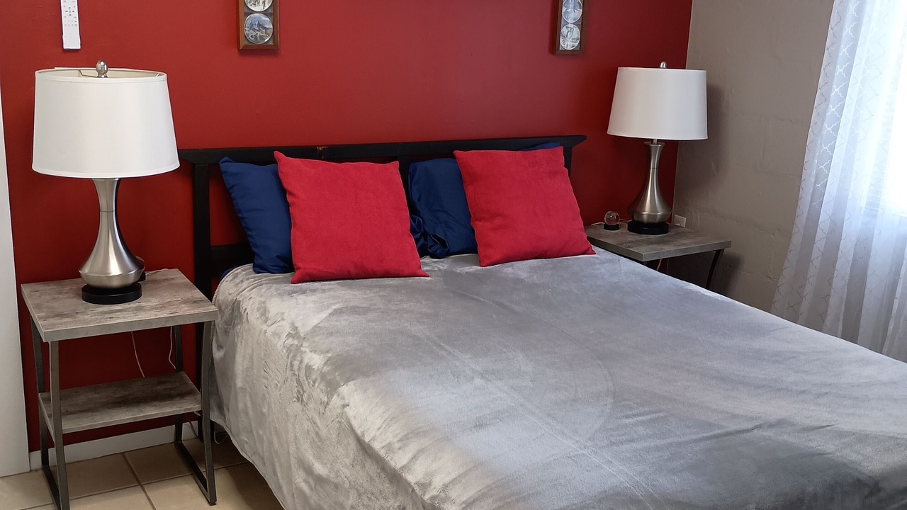 Photo of Bedroom in Oracle