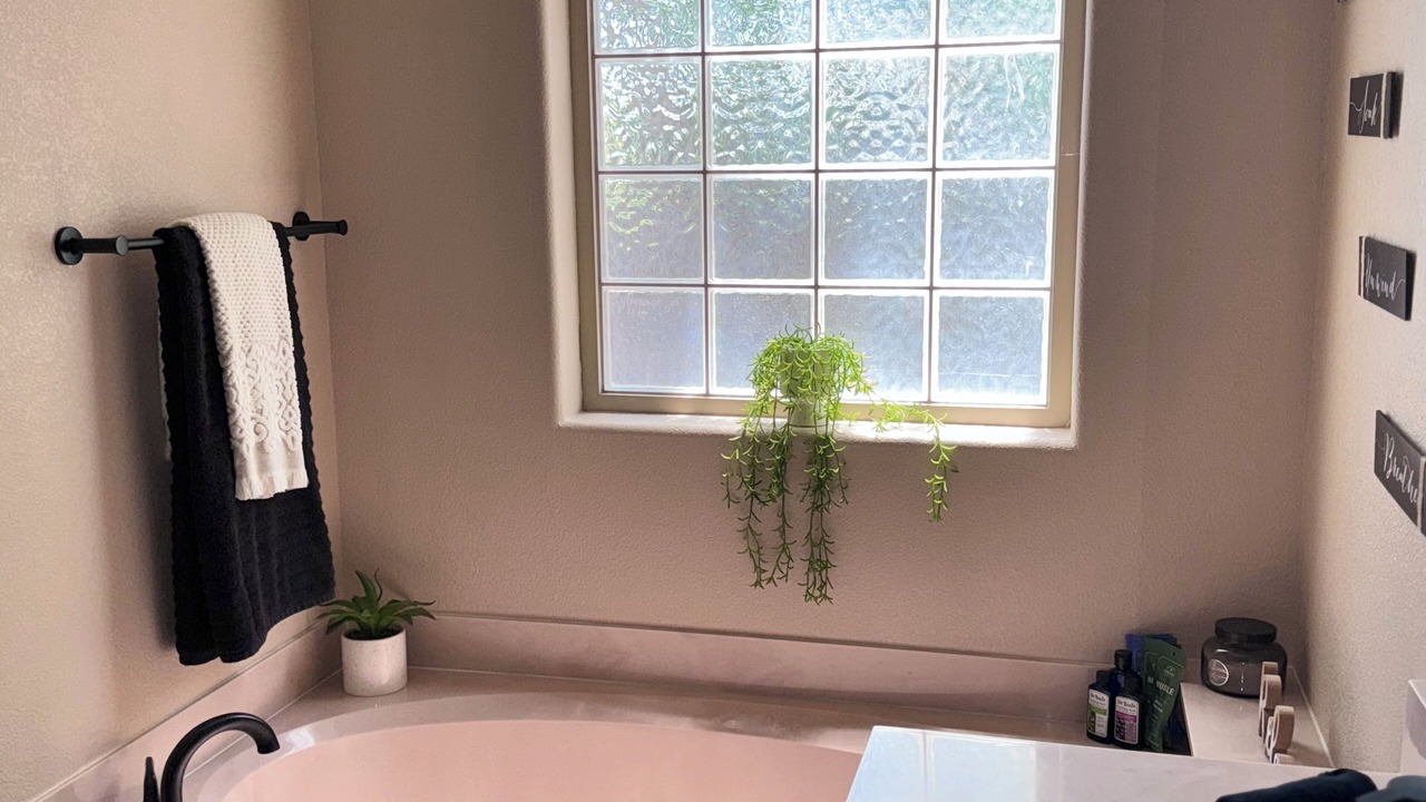 Photo of Bathroom in Cottonwood-Verde Village