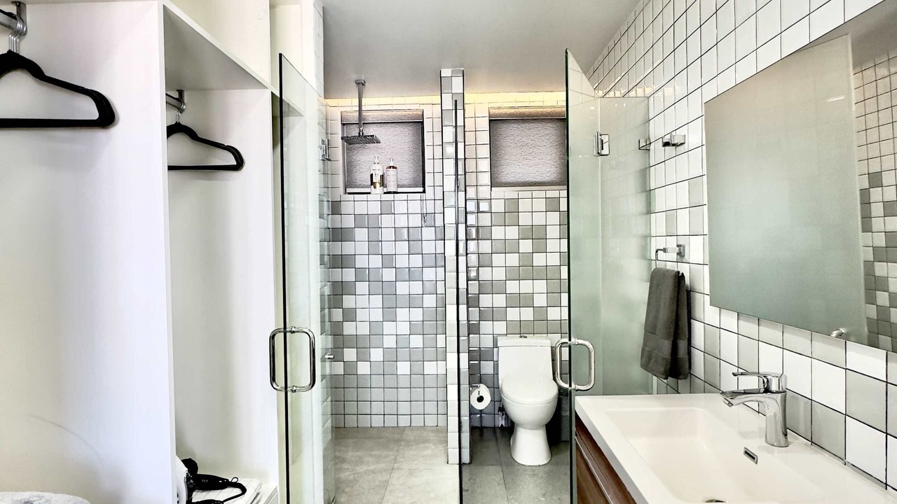 Photo of Bathroom in Avenida Revolucion