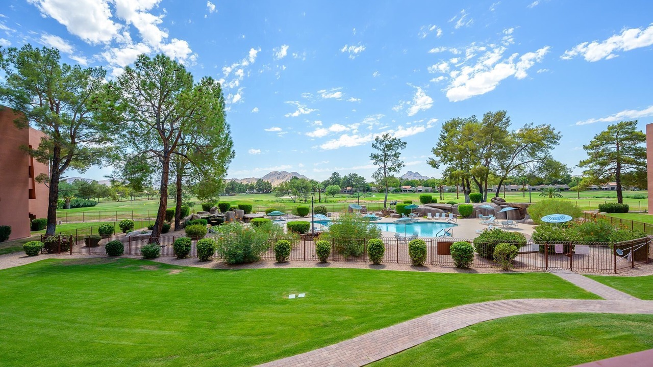 Photo of Outdoor in Paradise Valley Village