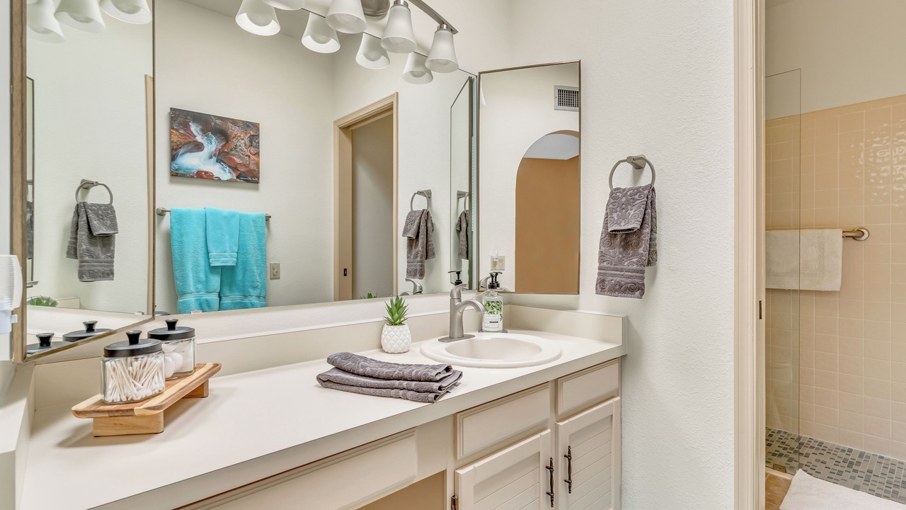 Photo of Bathroom in Green Valley