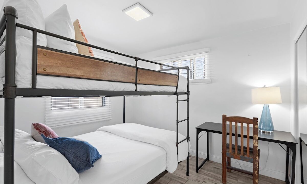 Photo of Bedroom in Evans Churchill