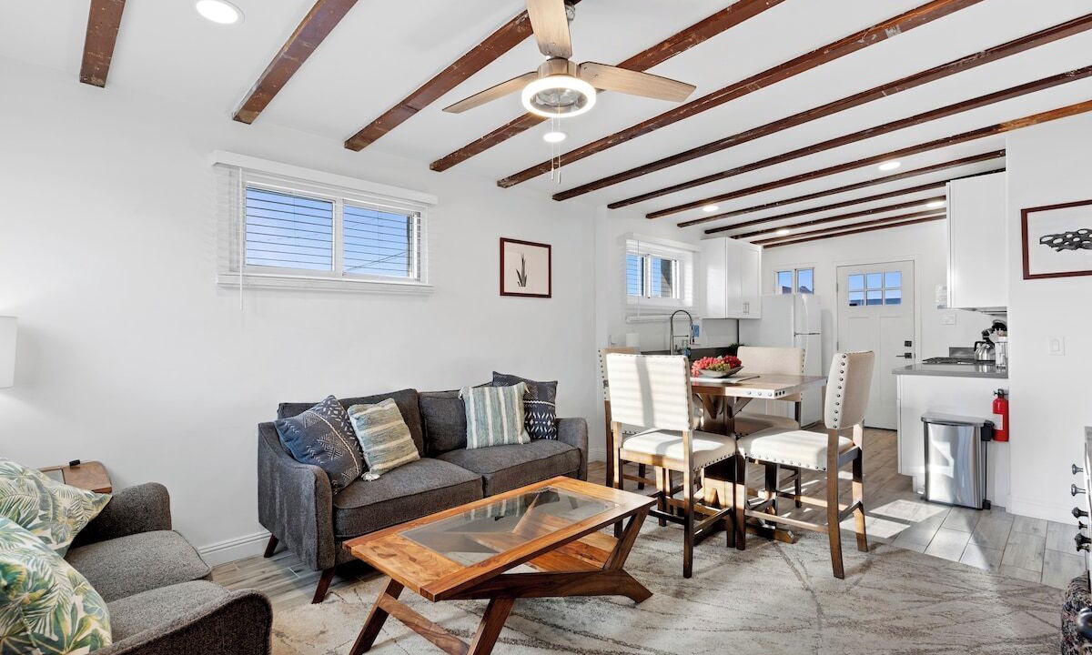Photo of Livingroom in Evans Churchill