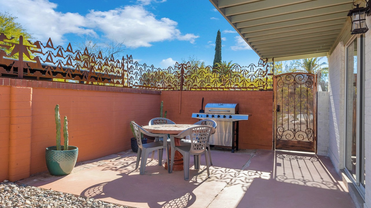 Photo of Outdoor in Peter Howell