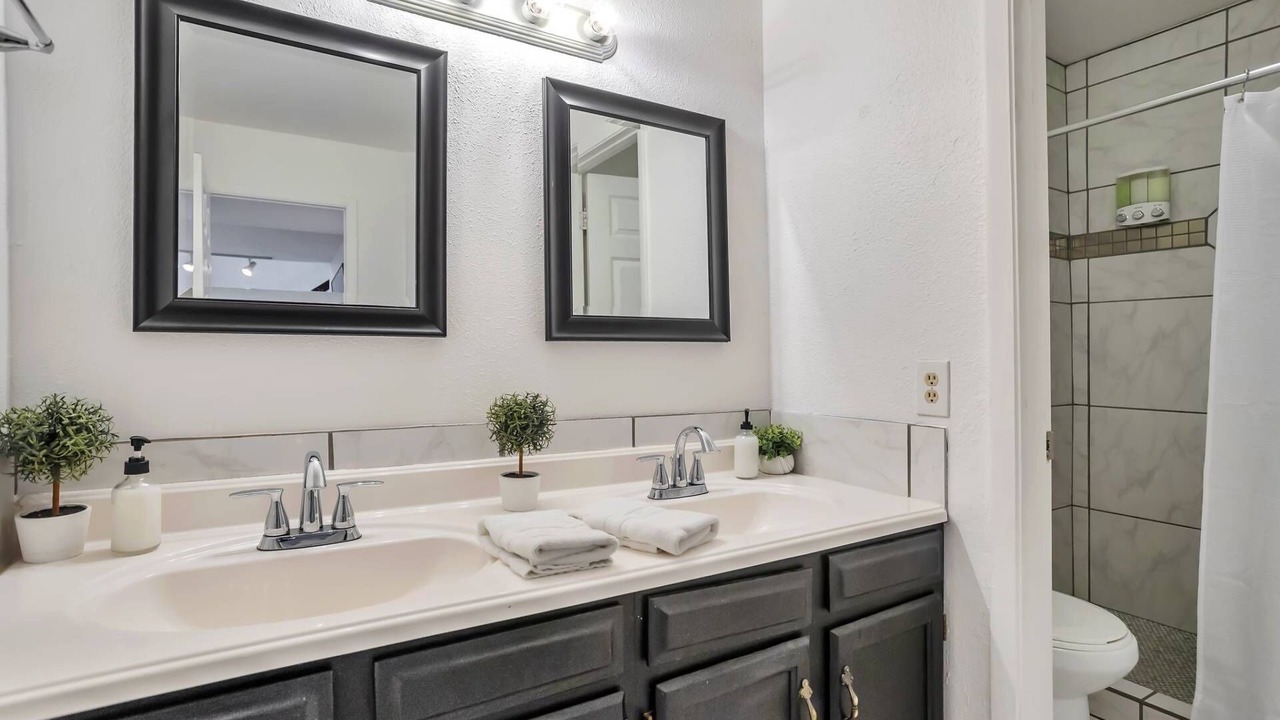 Photo of Bathroom in Bellair