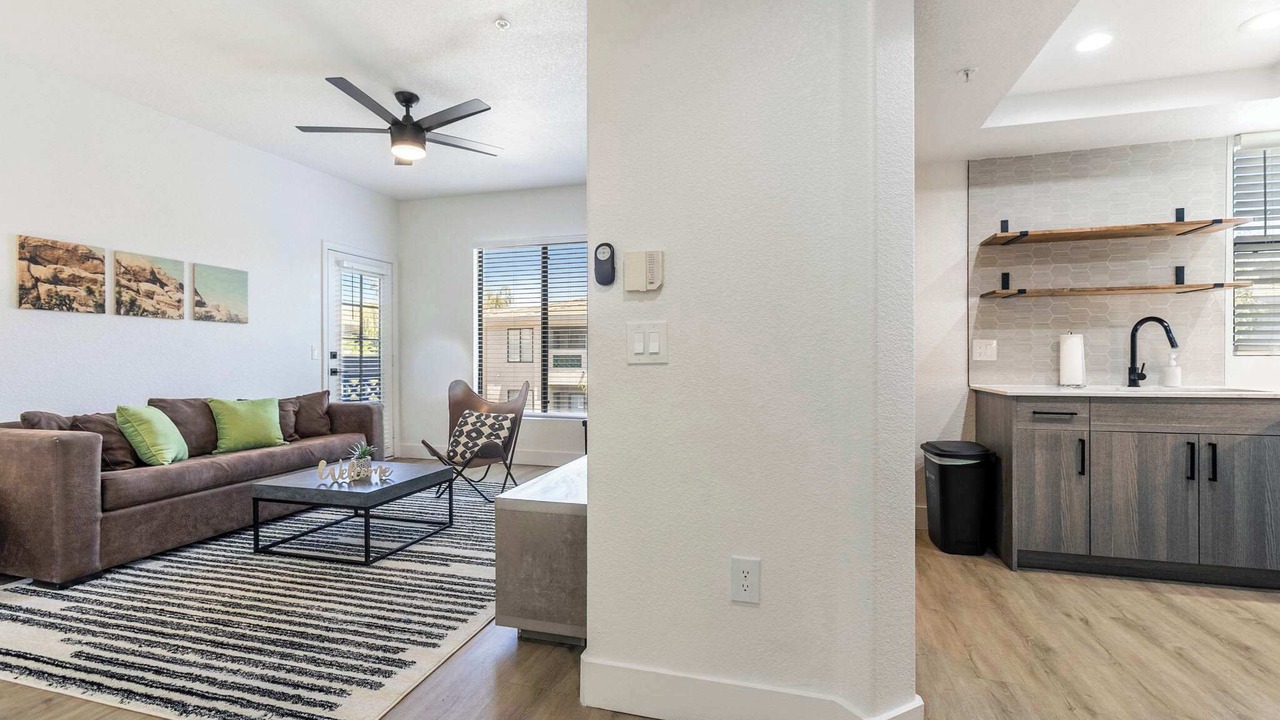 Photo of Livingroom in Desert Paradise Estates