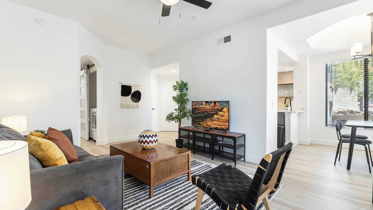 Photo of Livingroom in Desert Paradise Estates