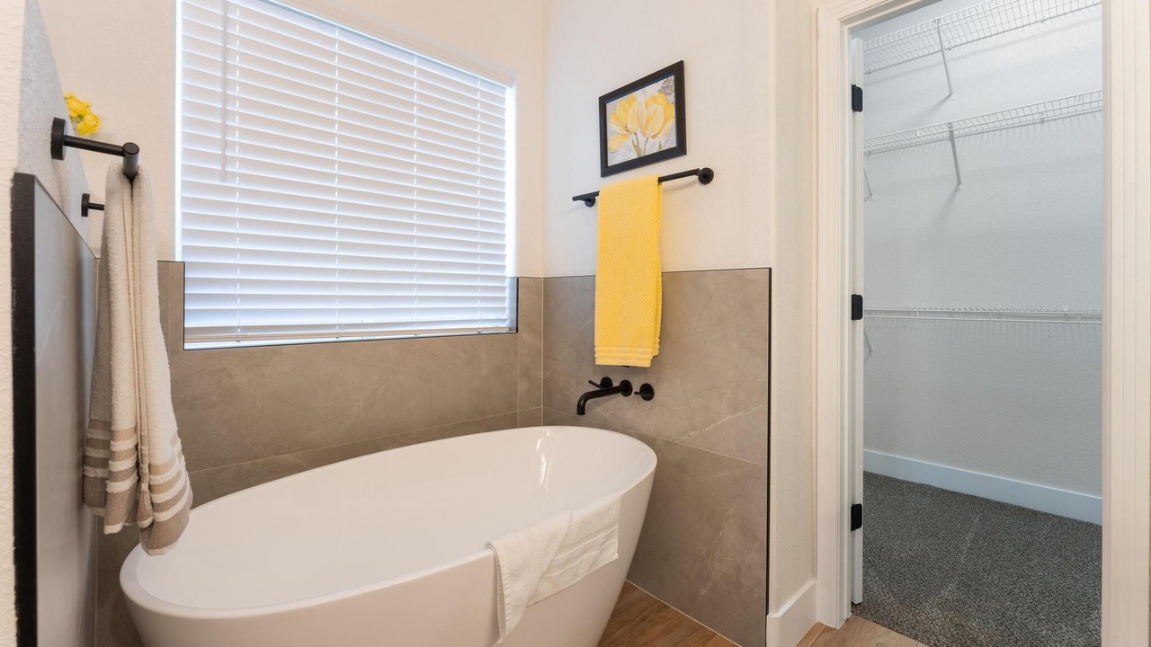 Photo of Bathroom in Canyon Gate