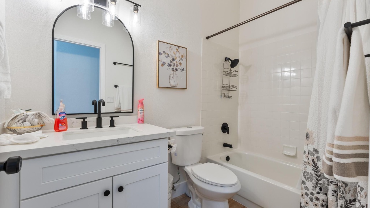 Photo of Bathroom in Canyon Gate