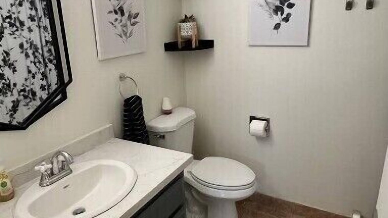 Photo of Bathroom in Lake Biltmore Village