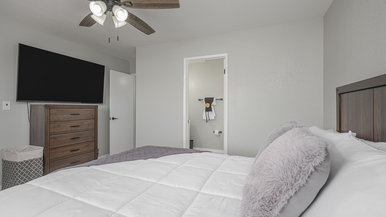 Photo of Bedroom in Holiday Shores
