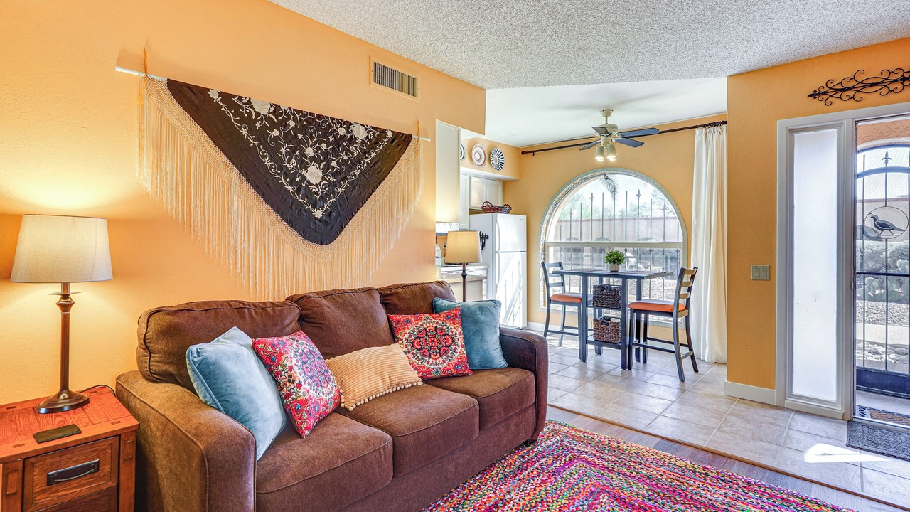 Photo of Livingroom in Green Valley