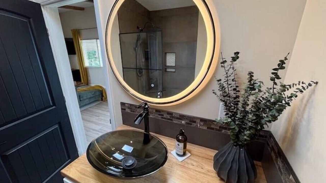 Photo of Bathroom in Del Cerro Estates