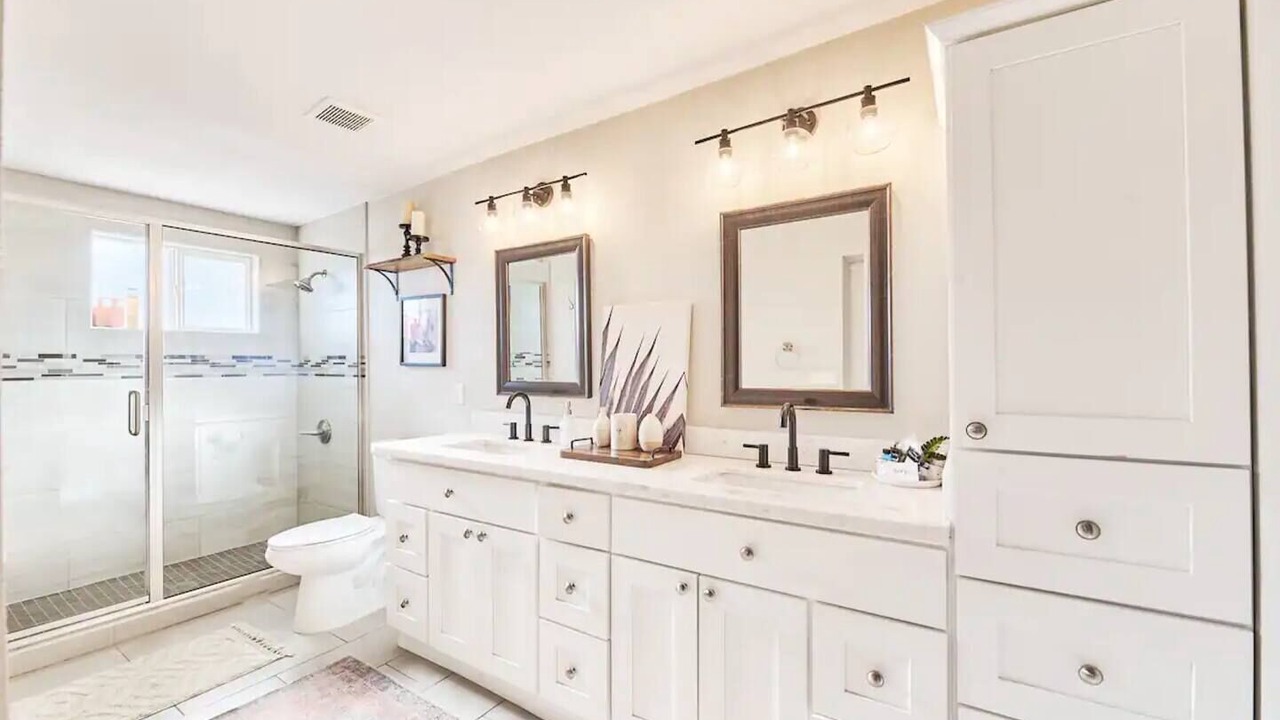 Photo of Bathroom in Papago Parkway