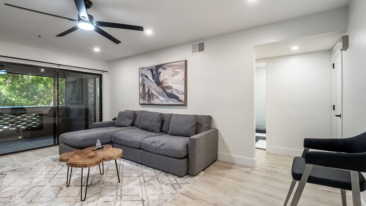 Photo of Livingroom in Camelback East
