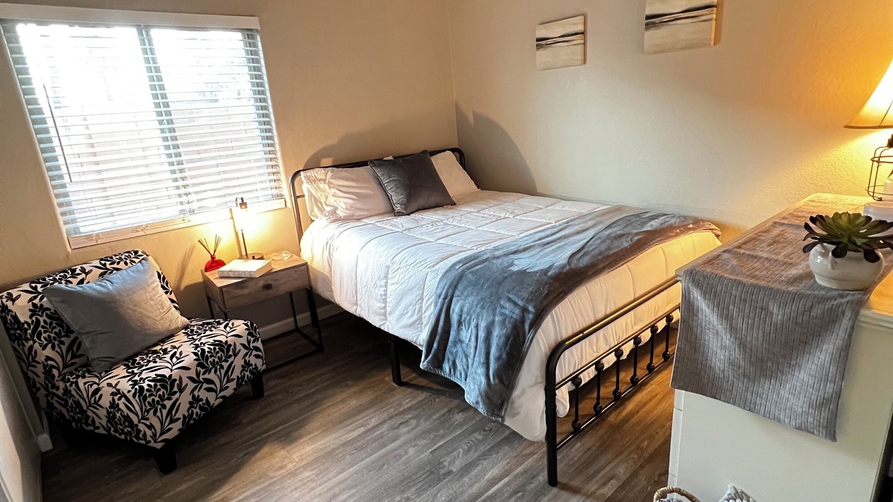 Photo of Bedroom in Gatewood Pointe Townhomes