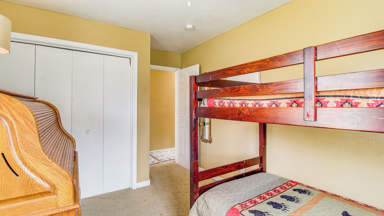 Photo of Bedroom in Pinetop