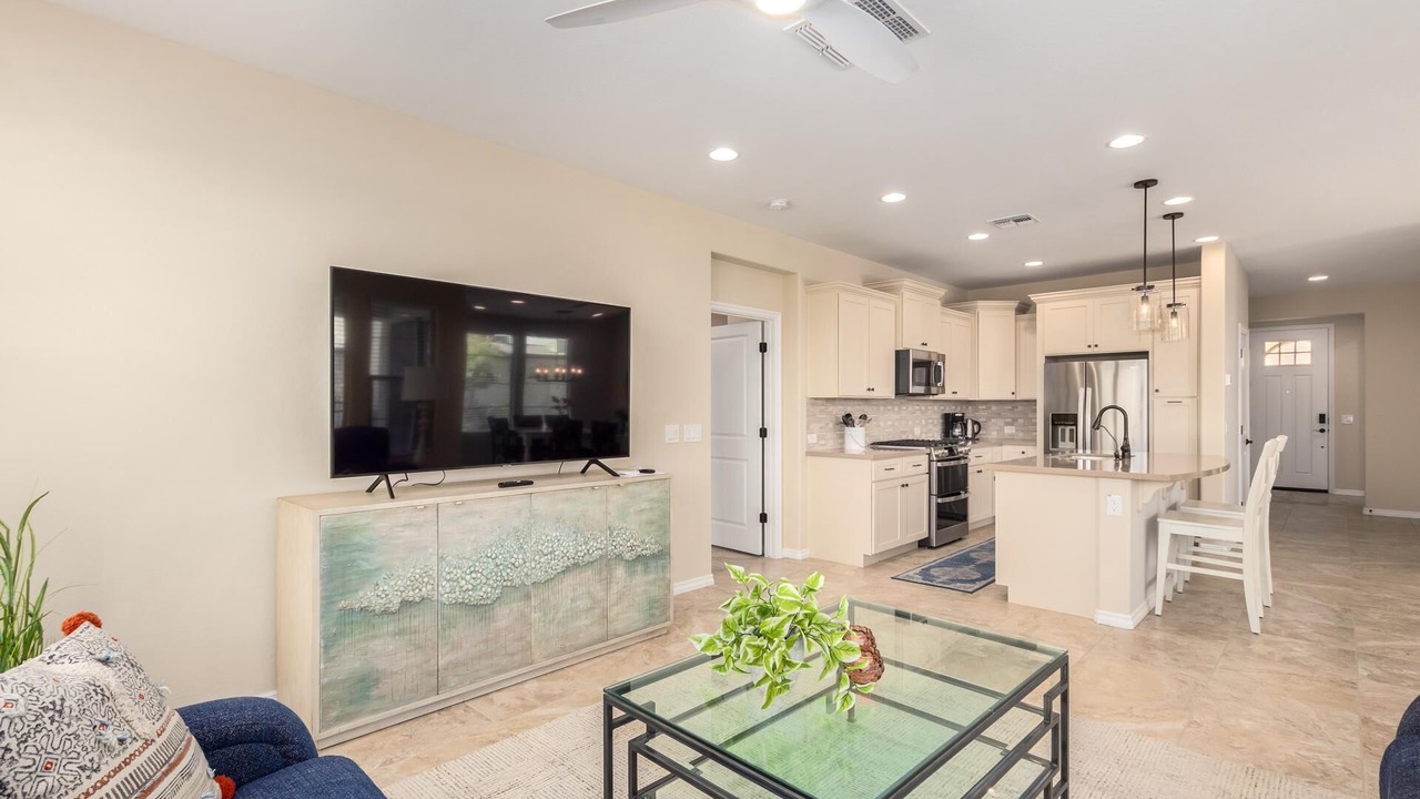 Photo of Livingroom in Encanterra