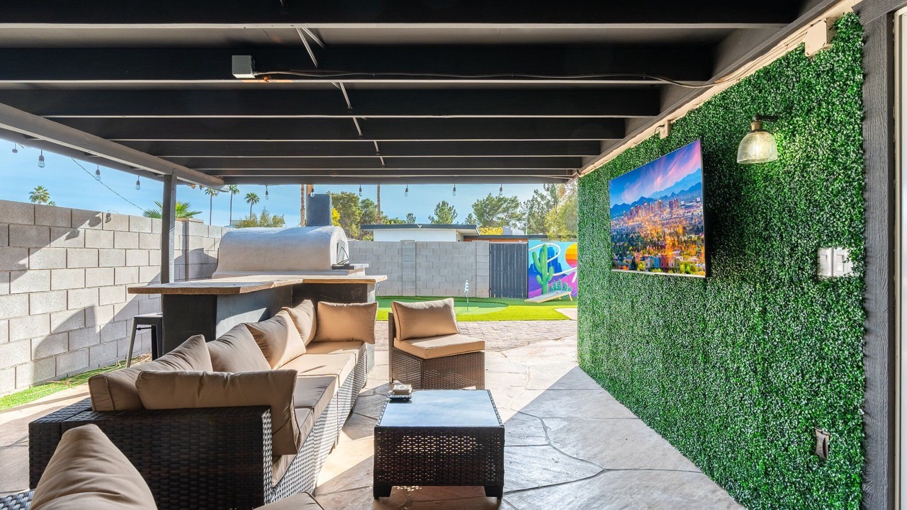Photo of Patio Balcony in Paradise Valley Village