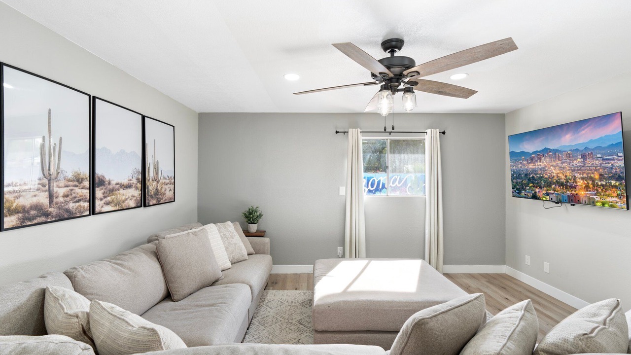 Photo of Livingroom in Paradise Valley Village