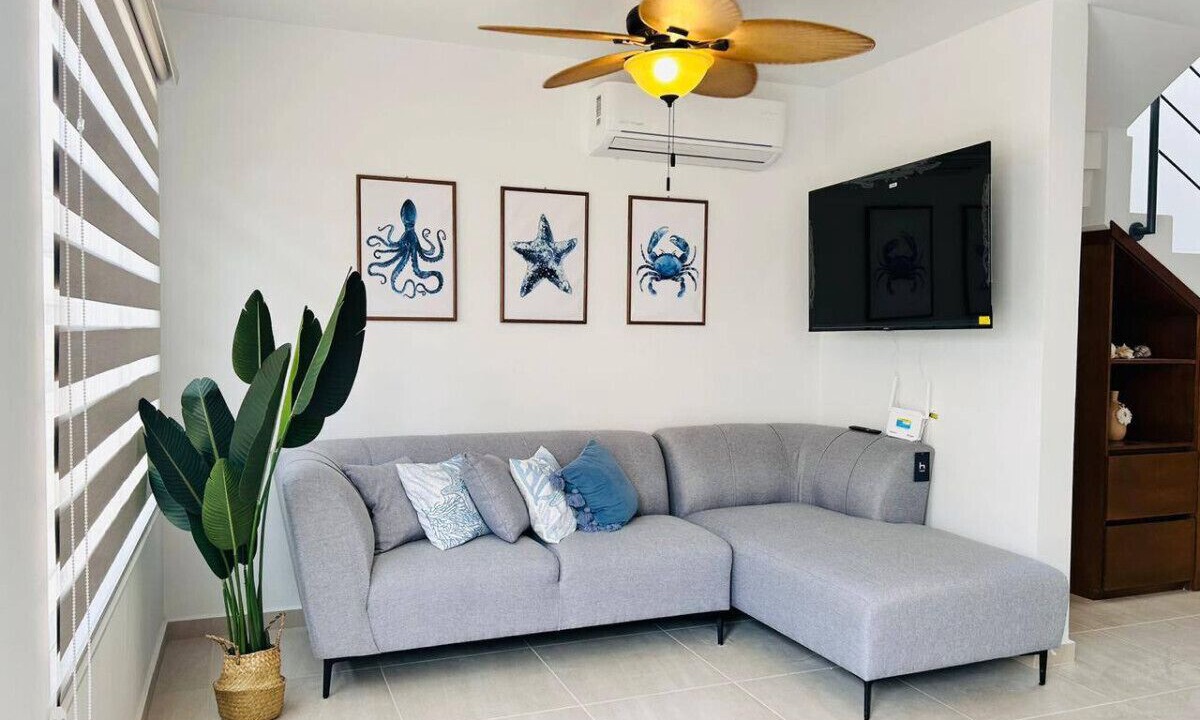 Photo of Livingroom in Cerritos