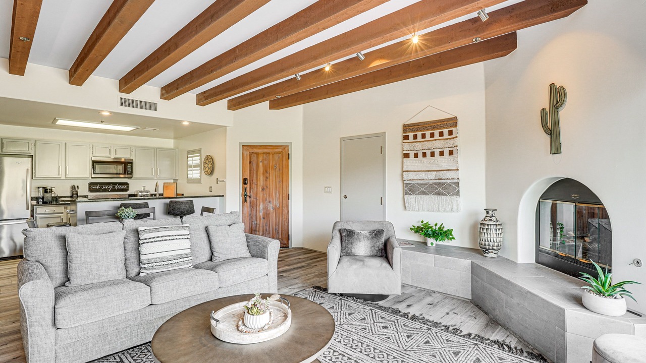 Photo of Livingroom in Starr Pass