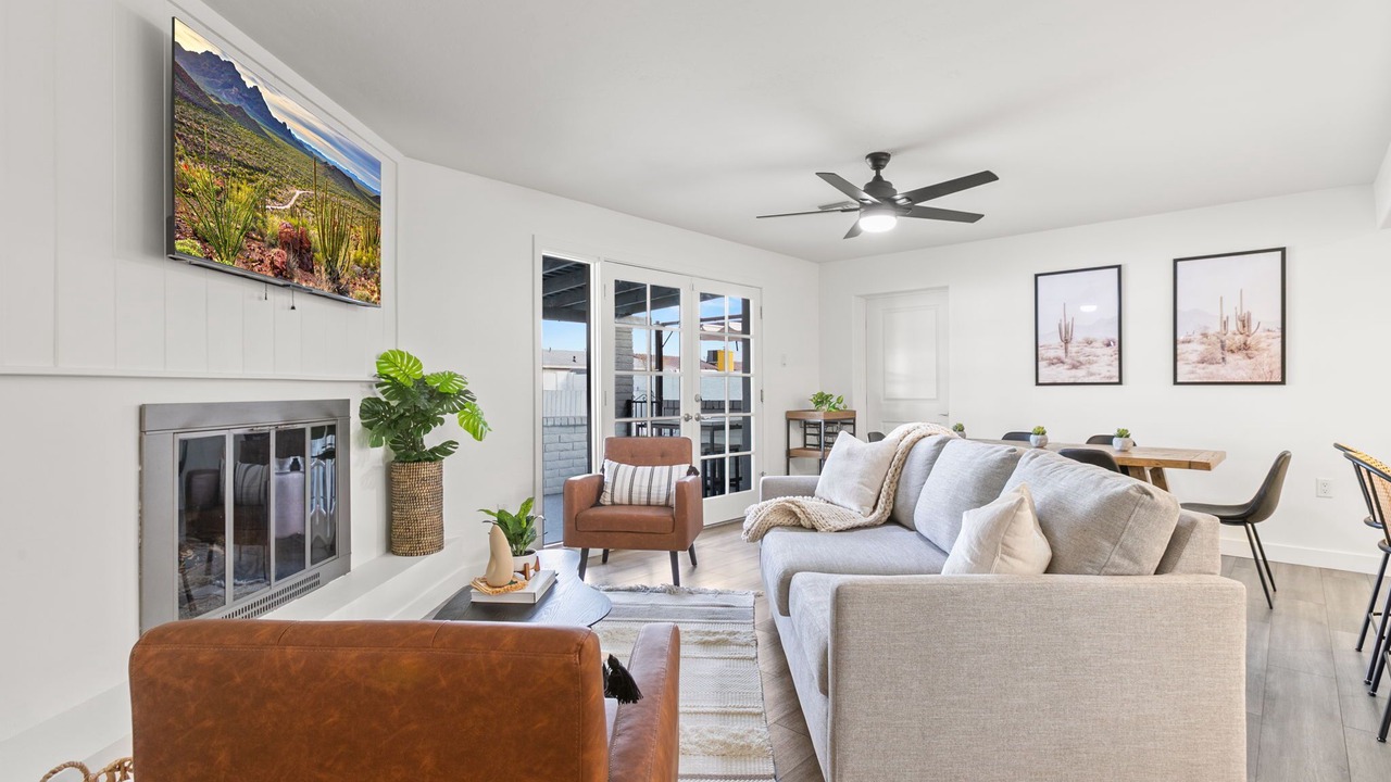Photo of Livingroom in Peaceful Valley