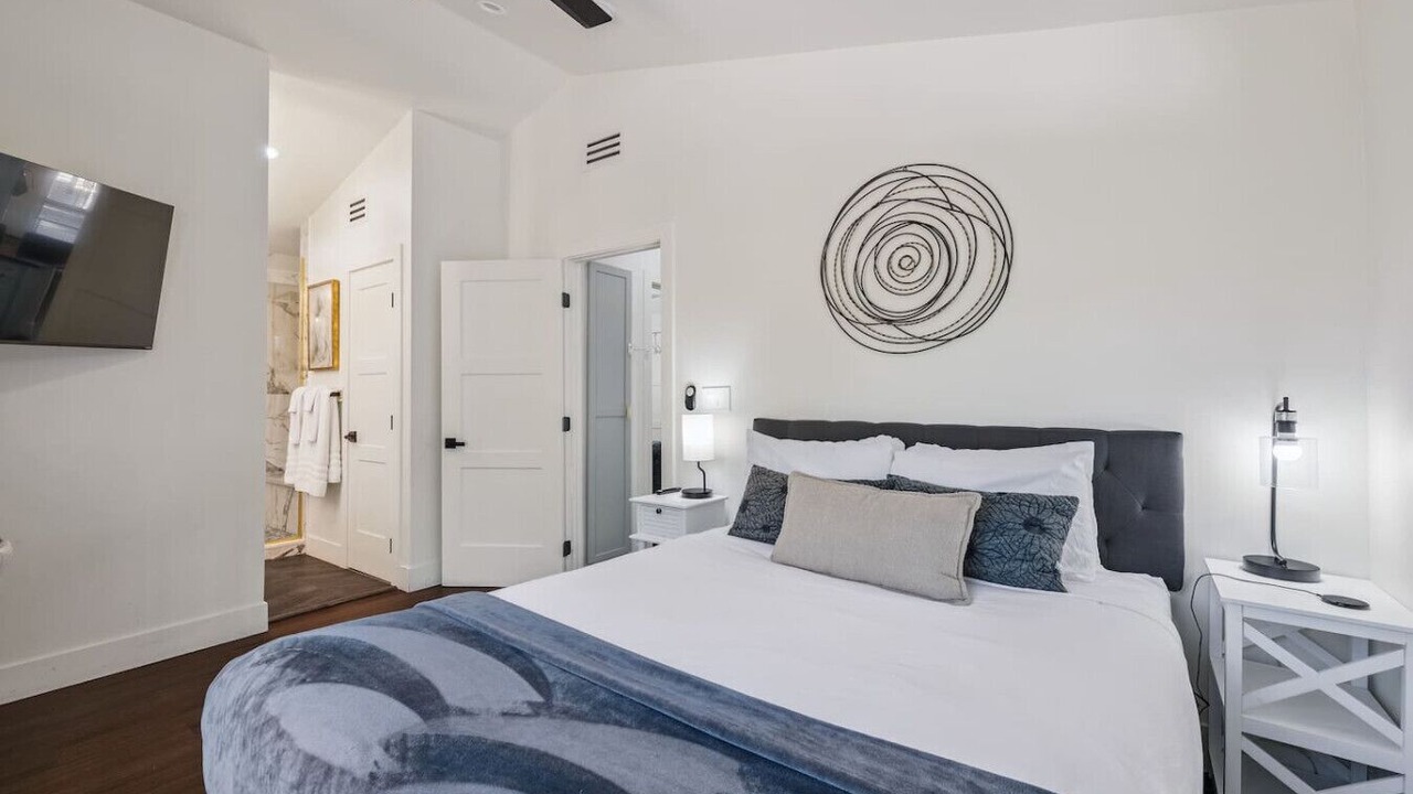 Photo of Bedroom in Garfield