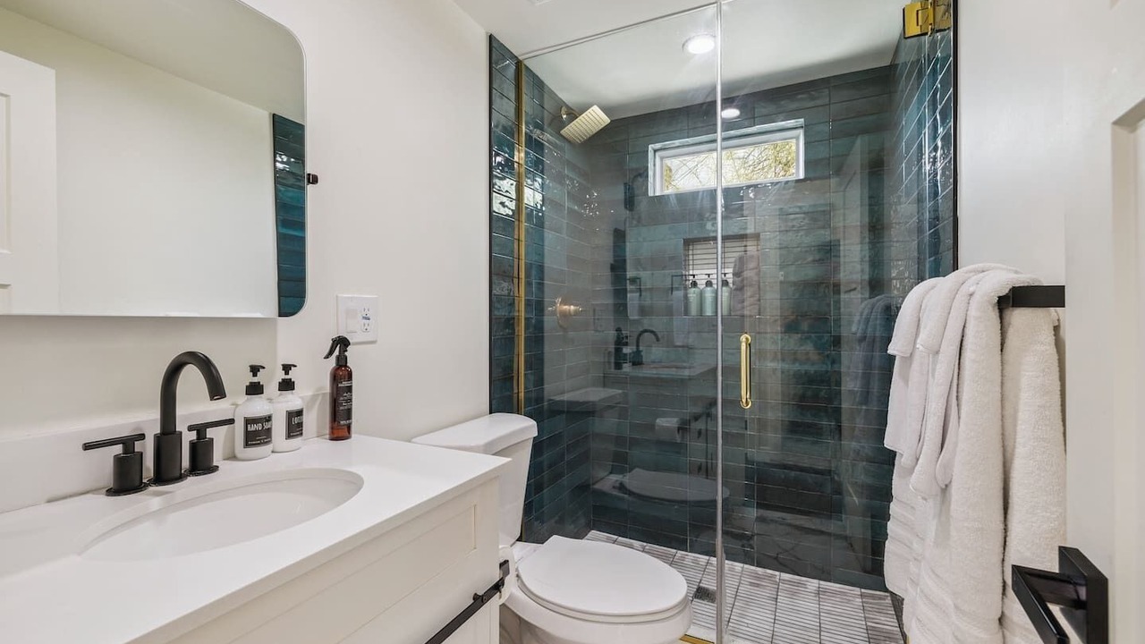 Photo of Bathroom in Garfield