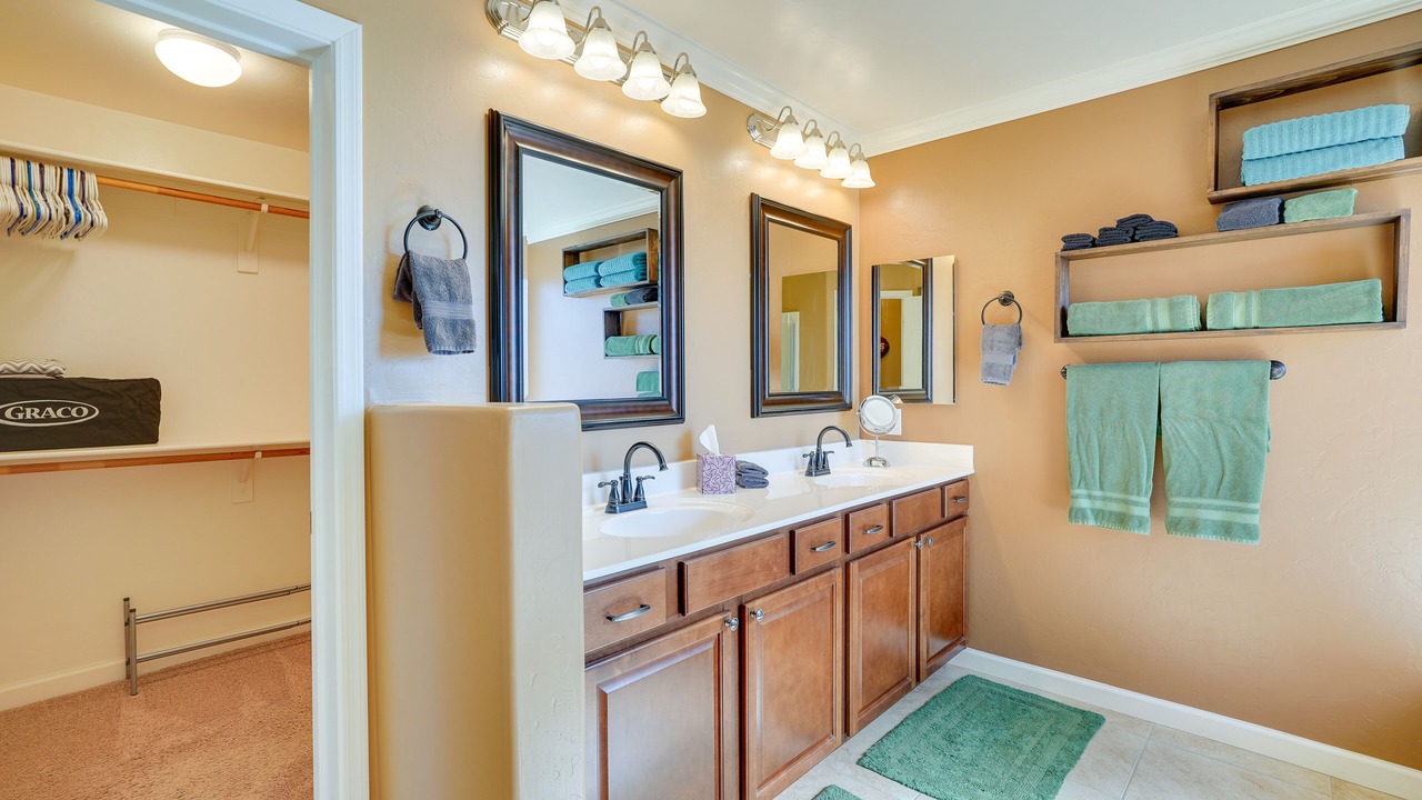 Photo of Bathroom in Corona de Tucson