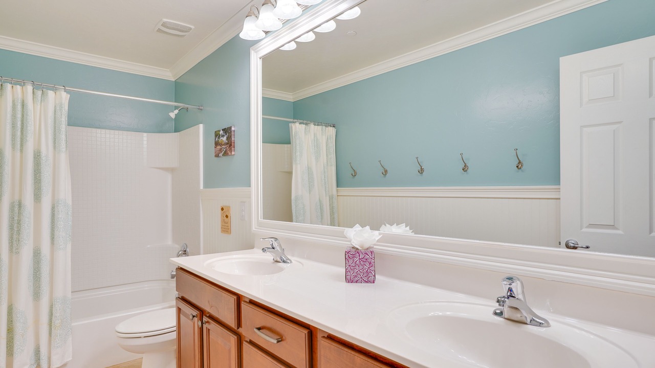 Photo of Bathroom in Corona de Tucson