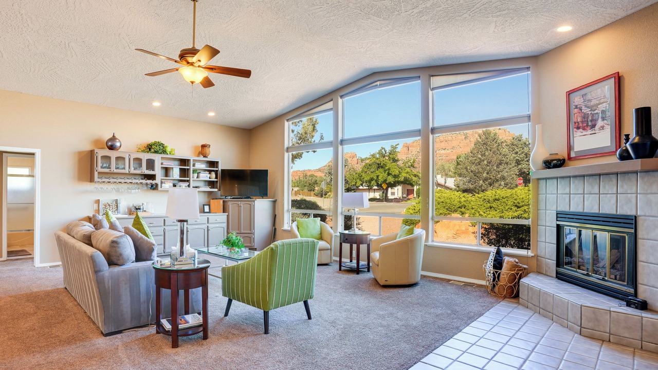 Photo of Livingroom in Oak Creek