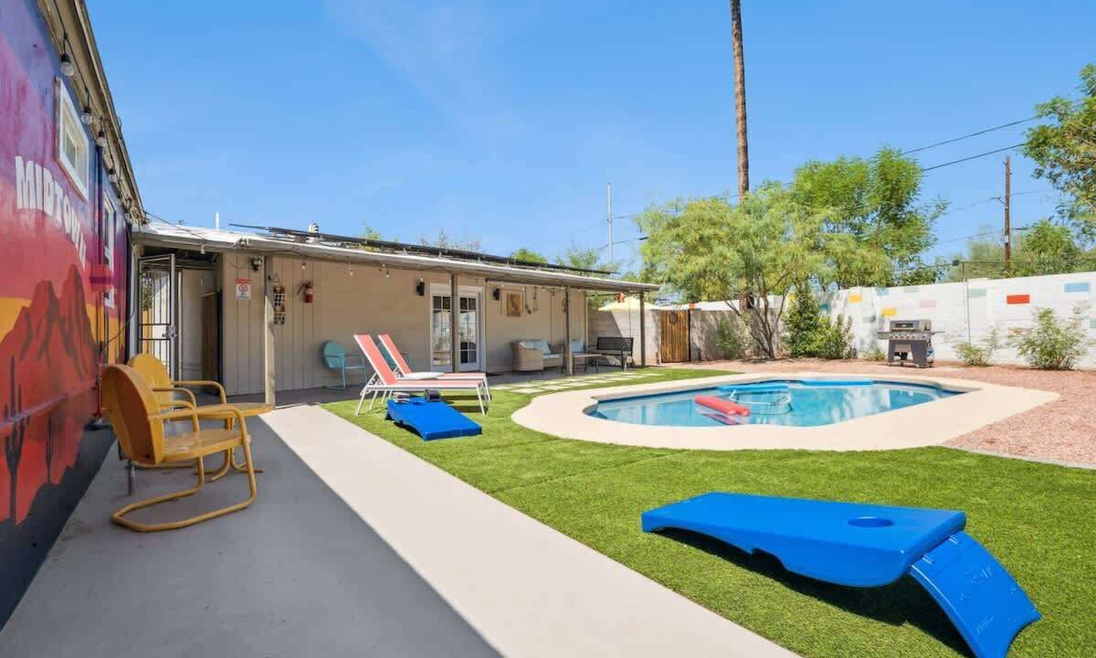 Photo of Others in Bel Air
