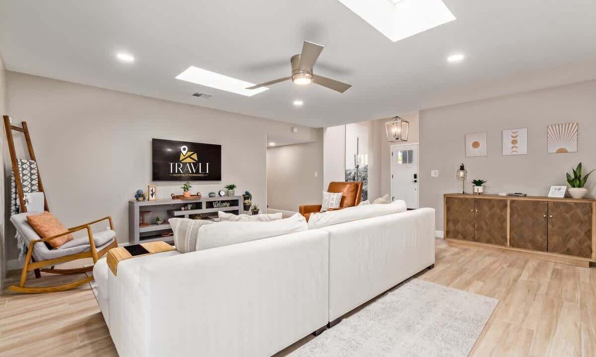 Photo of Livingroom in Raskin Estates